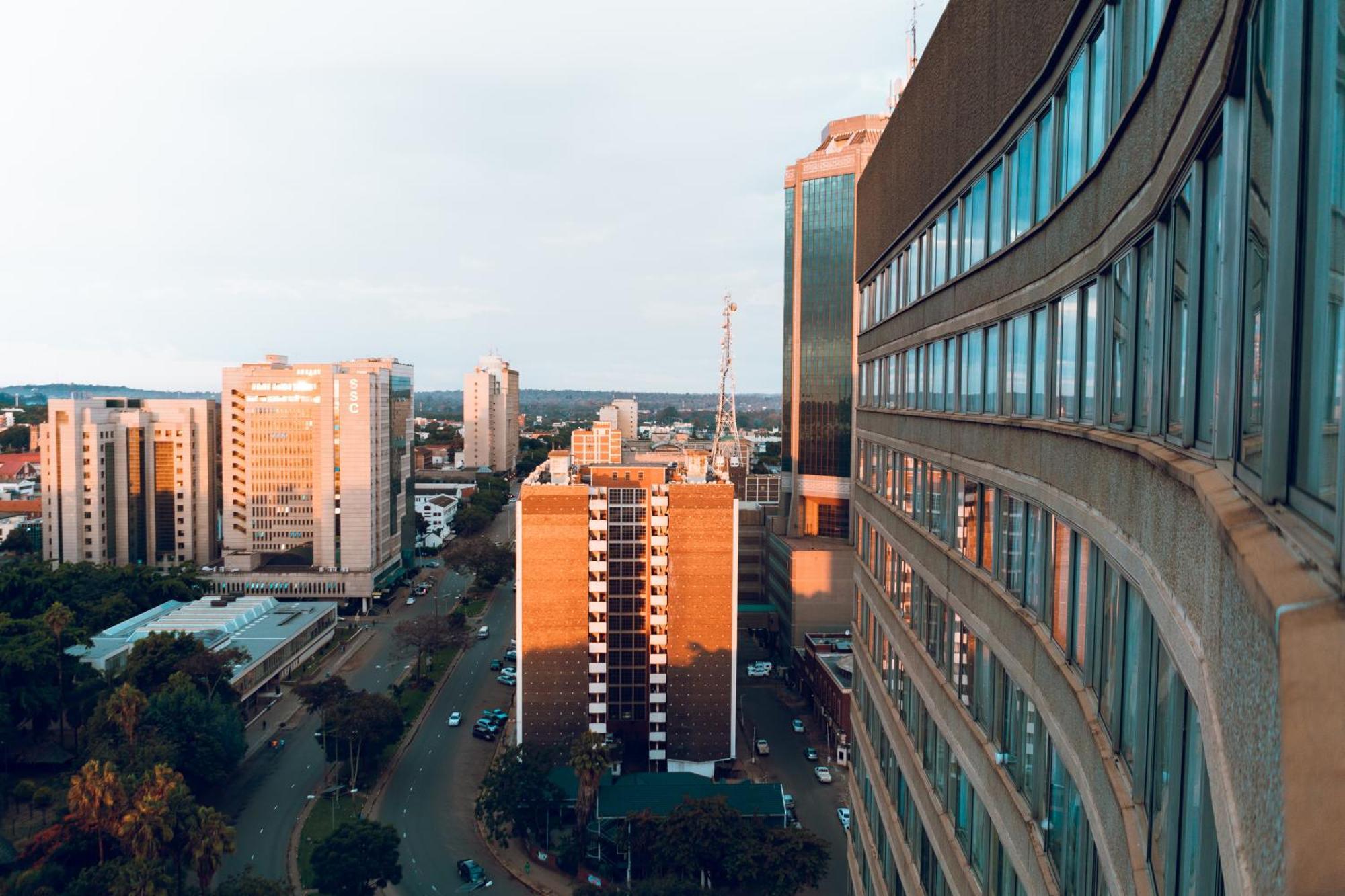 Hotel Monomotapa Harare Esterno foto
