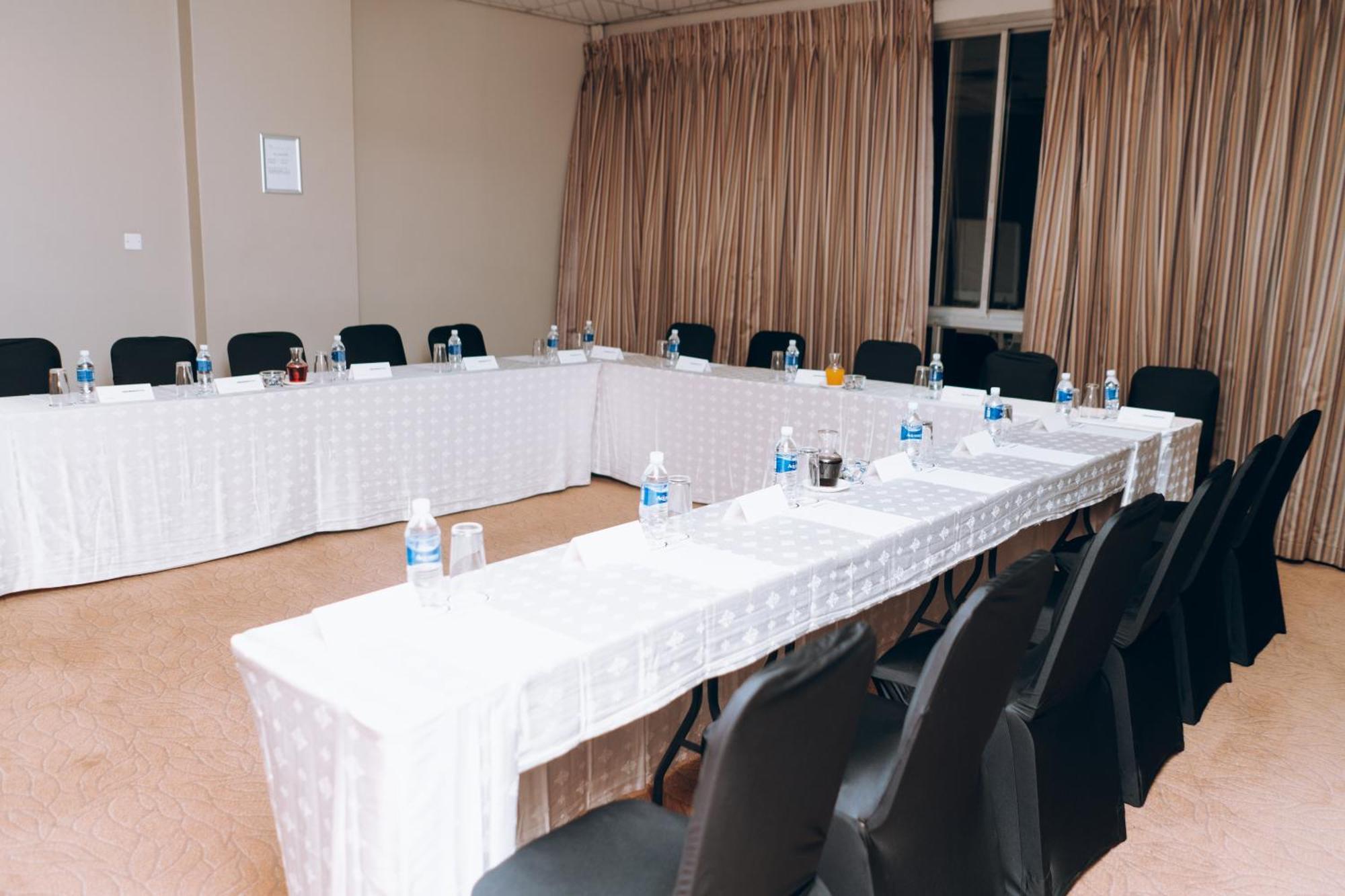Hotel Monomotapa Harare Esterno foto